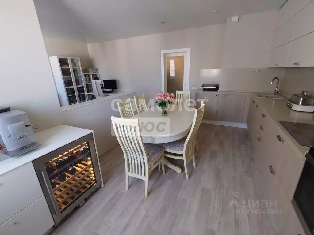 3-к кв. Краснодарский край, Новороссийск просп. Ленина, 52 (74.0 м) - Фото 1