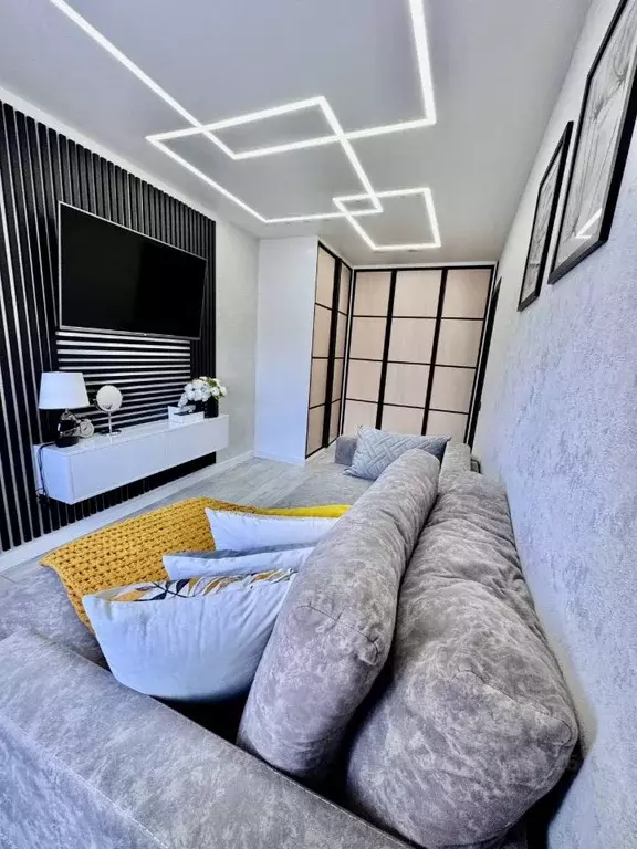 2-к кв. Омская область, Омск Чередовый мкр, ул. 6-я Чередовая, 100 ... - Фото 2