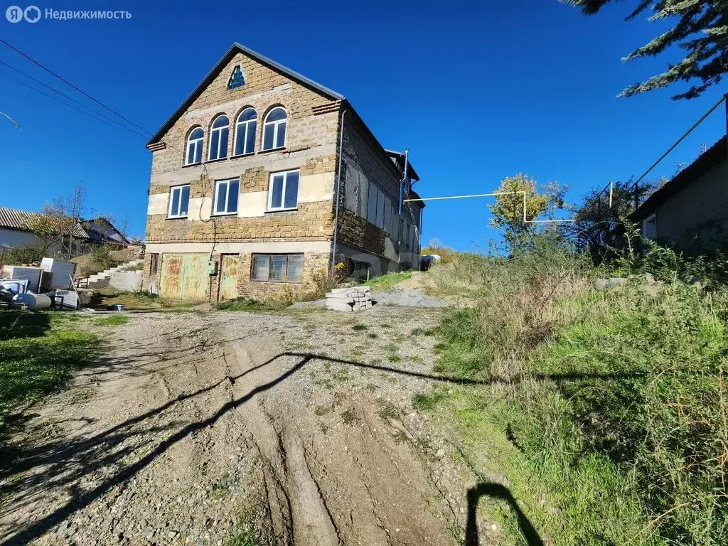 Дом в Украинка, Комсомольская улица (298.9 м) - Фото 1