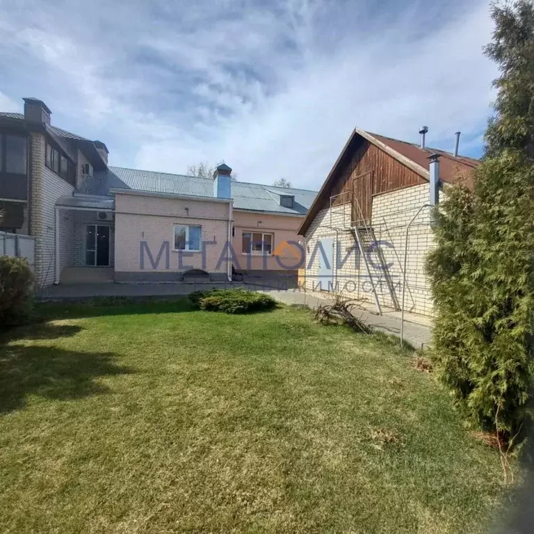 Дом в Саратовская область, Балаково ул. Гагарина, 55/2 (146 м) - Фото 1