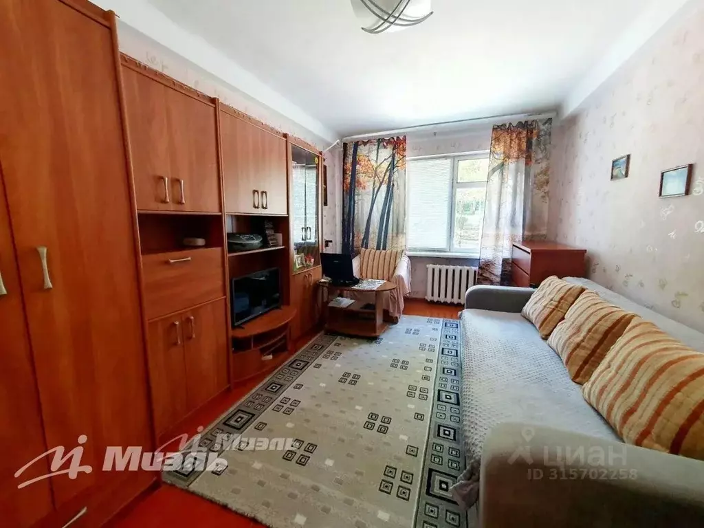 2-к кв. Севастополь, Севастополь, Инкерман г. ул. Менжинского, 18 ... - Фото 0