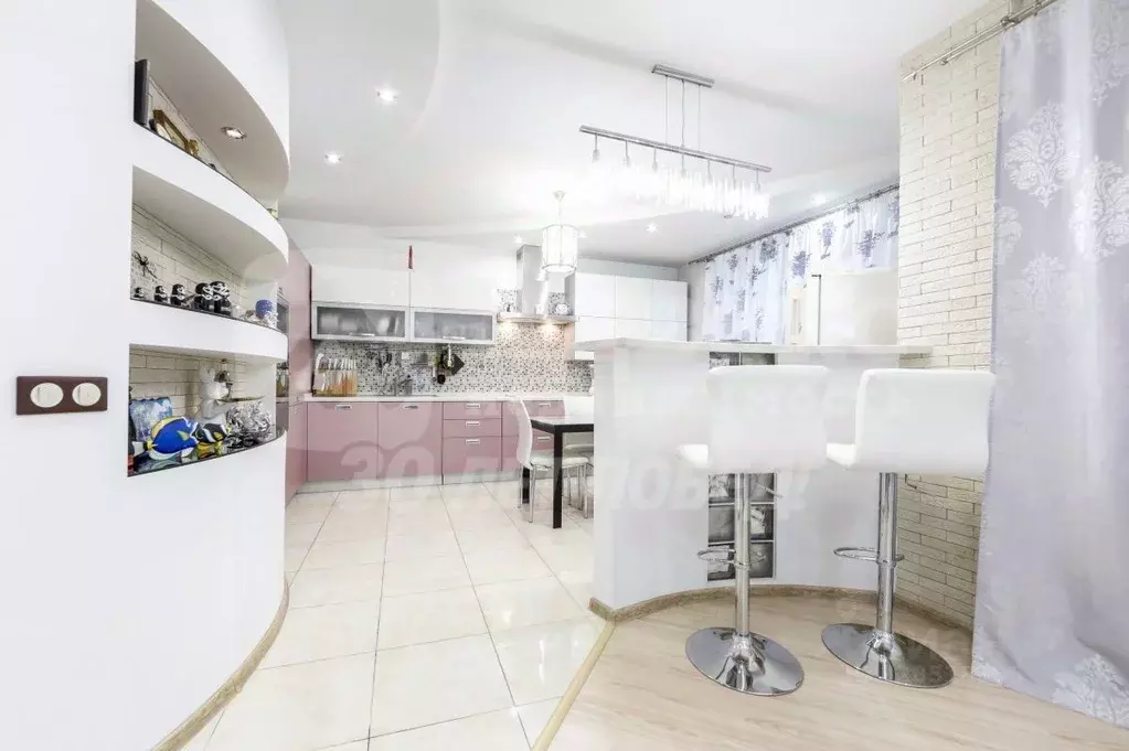 5-к кв. Тюменская область, Тюмень ул. Малыгина, 52 (204.3 м) - Фото 0