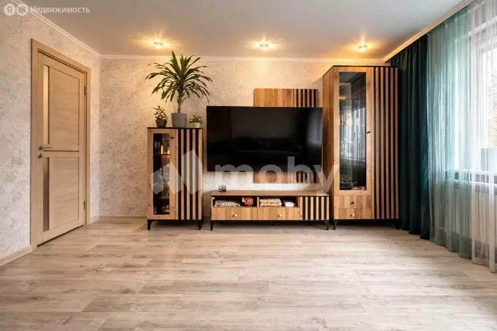 3-комнатная квартира: Калининград, улица Белинского, 61 (66.8 м) - Фото 1