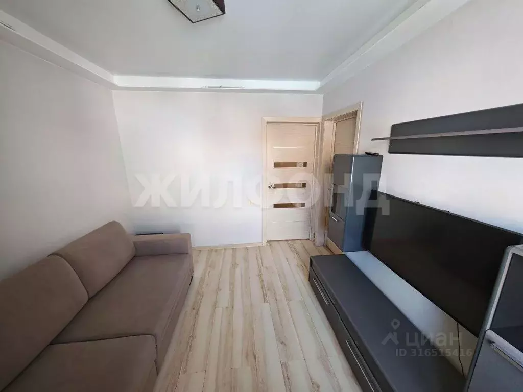 2-к кв. Новосибирская область, Новосибирск Рябиновая ул., 10/1 (53.0 ... - Фото 0