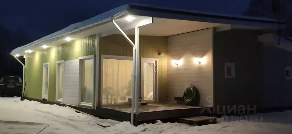Дом в Новгородская область, Окуловский район, Турбинное с/пос, д. ... - Фото 0