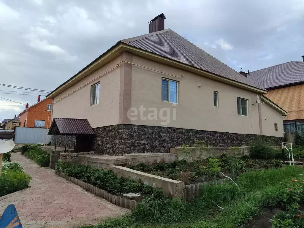 Дом в Татарстан, Альметьевск ул. Рафката Мингареева, 14 (100 м) - Фото 1