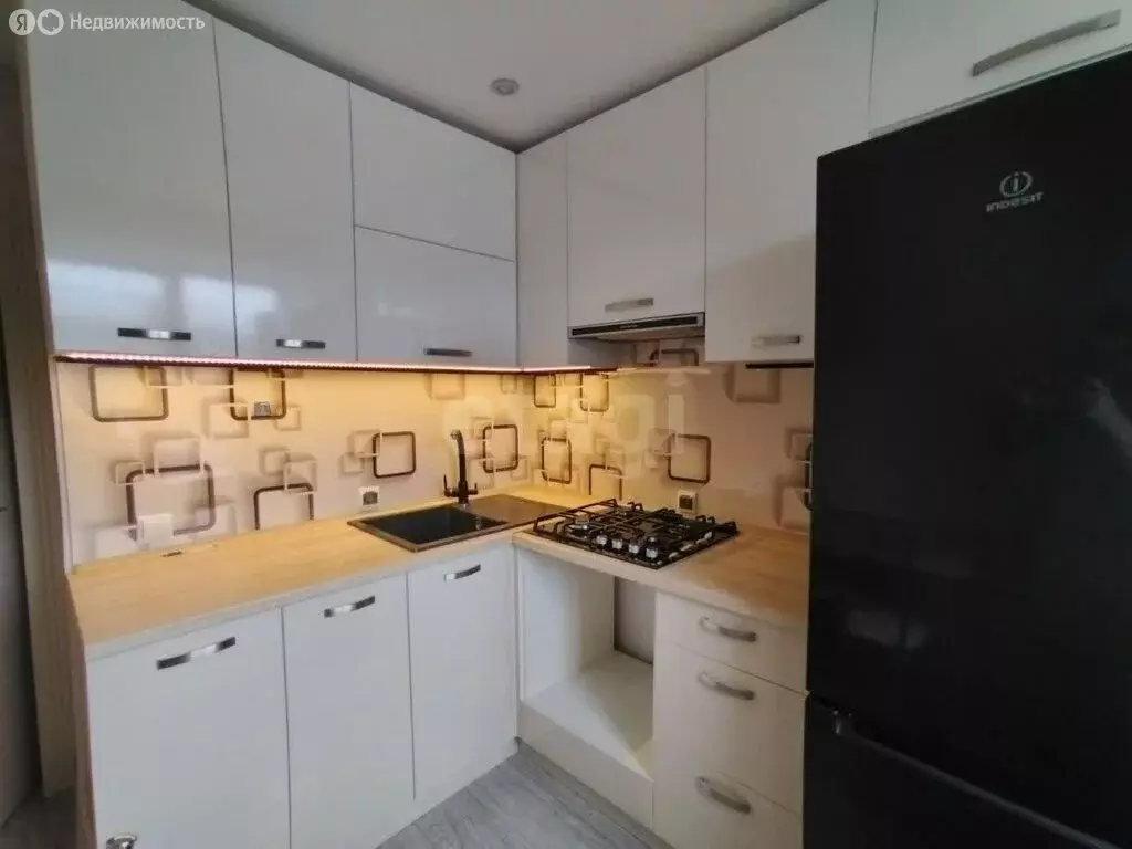 1-комнатная квартира: Череповец, улица Краснодонцев, 15 (30.3 м) - Фото 0