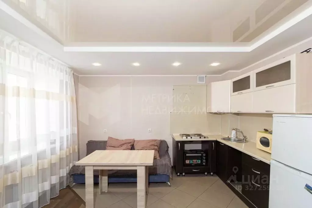 2-к кв. Тюменская область, Тюмень ул. Самарцева, 30 (67.7 м) - Фото 0