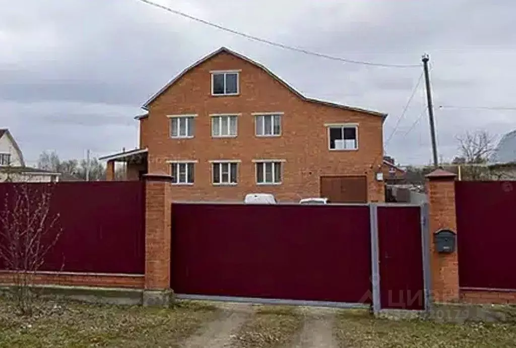 Дом в Рязанская область, Рязанский муниципальный округ, с. Поляны ул. ... - Фото 1