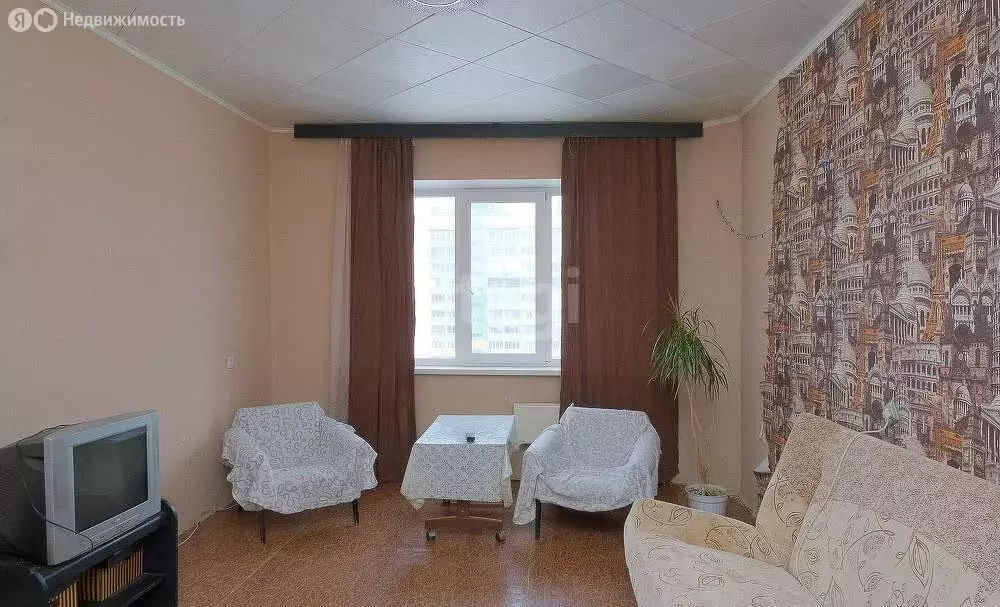 3-комнатная квартира: Омск, улица Крупской, 5 (64 м) - Фото 1
