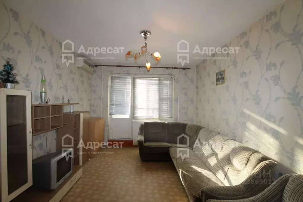 1-к кв. Волгоградская область, Волгоград Семь Ветров мкр, ул. ... - Фото 0