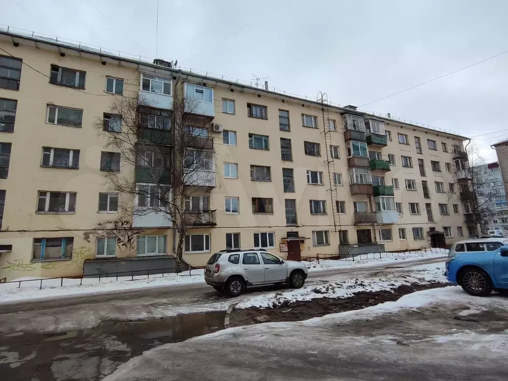Комната 12 м в 6-к., 2/5 эт. - Фото 0