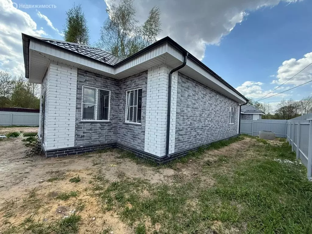 Дом в деревня Дементьево, Центральная улица, 107 (112 м) - Фото 1