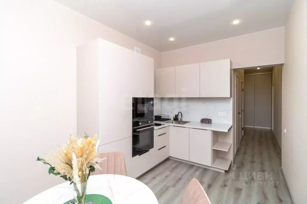 2-к кв. Тюменская область, Тюмень ул. 2-я Луговая, 24к3 (65.0 м) - Фото 0