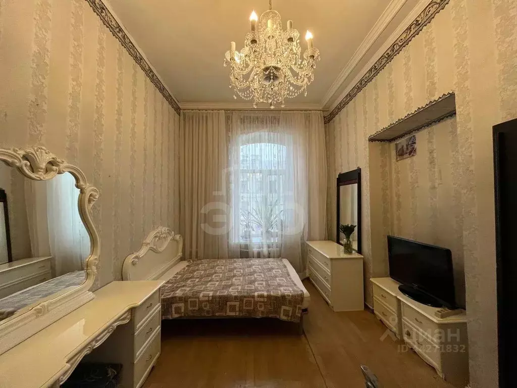 Комната Санкт-Петербург 1-я Васильевского острова линия, 48 (30.0 м) - Фото 1