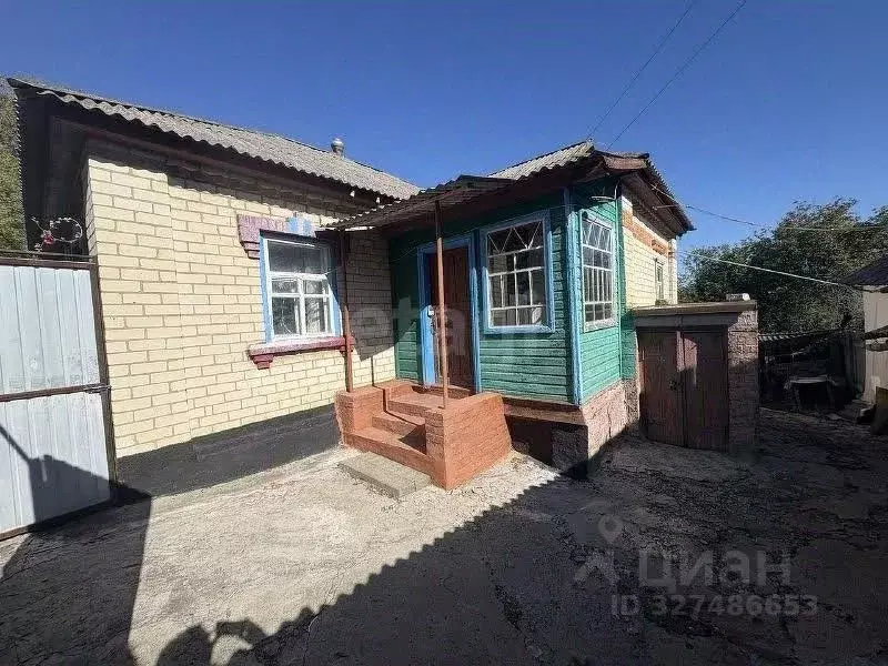 Дом в Белгородская область, Корочанский район, Анновское с/пос, с. ... - Фото 1