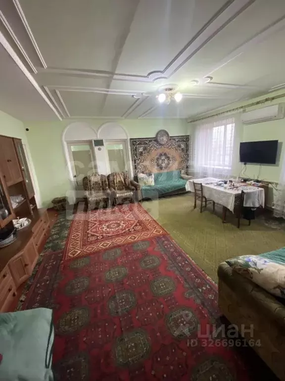 Дом в Крым, Белогорский район, Зуйское с/пос, с. Литвиненково ул. ... - Фото 1