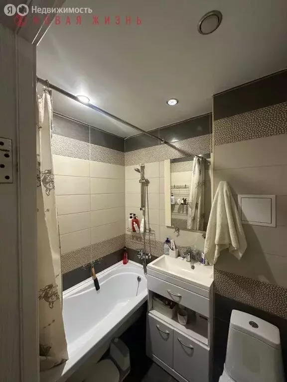 2-комнатная квартира: Самара, Революционная улица, 144А (45 м) - Фото 1