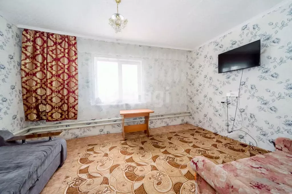 Дом в Алтайский край, Бийский район, с. Енисейское Молодежная ул. (62 ... - Фото 1