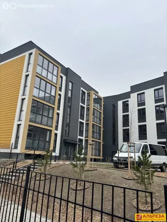 2-комнатная квартира: Пионерский, Октябрьская улица, 8 (68.7 м) - Фото 2
