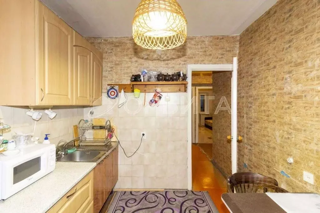 3-к кв. Тюменская область, Тюмень ул. Карла Маркса, 110А (63.4 м) - Фото 2