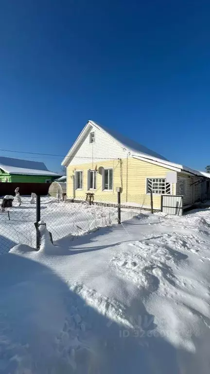 Дом в Брянская область, Жуковский муниципальный округ, с. Ржаница ул. ... - Фото 1