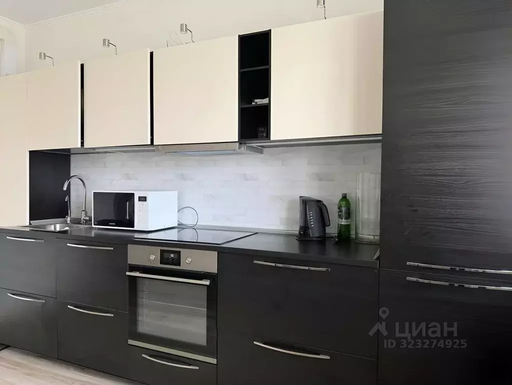 2-к кв. Свердловская область, Екатеринбург ул. Юлиуса Фучика, 11 (72.0 ... - Фото 2