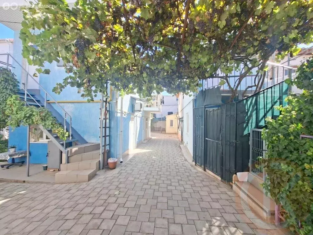 5-комнатная квартира: Евпатория, улица Революции, 23 (115 м) - Фото 0