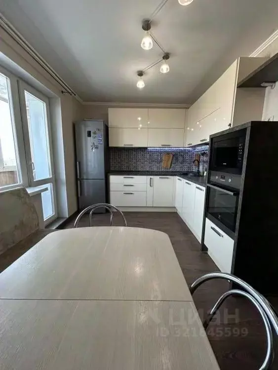 2-к кв. Омская область, Омск ул. 6-я Линия, 180 (60.6 м) - Фото 2