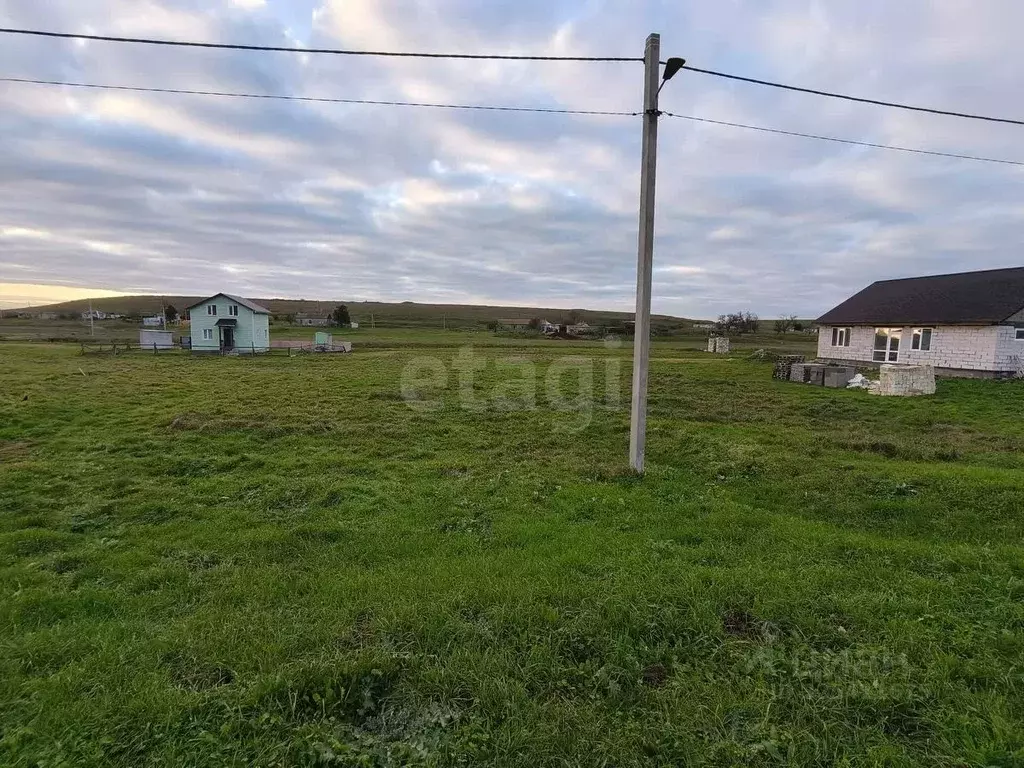 Участок в Крым, Ленинский район, с. Ильичево ул. Школьная (15.0 сот.) - Фото 1