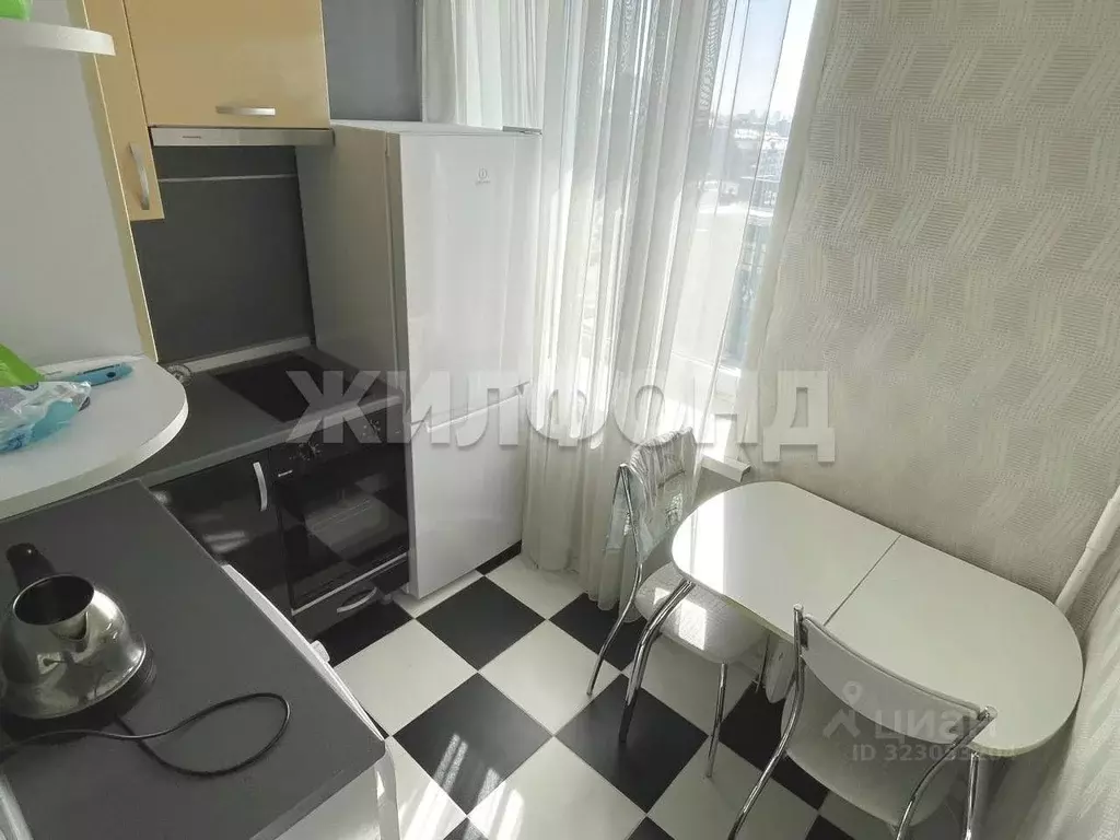 2-к кв. Новосибирская область, Новосибирск ул. Вокзальная магистраль, ... - Фото 2