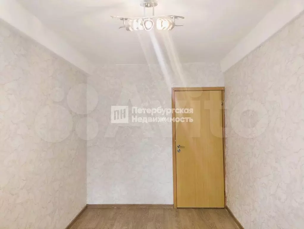 Комната 11,3 м в 4-к., 1/5 эт. - Фото 0