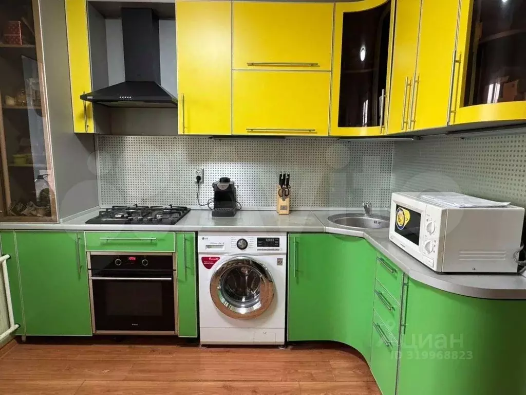 2-к кв. Нижегородская область, Арзамас Ивановский мкр, ул. Солнечная, ... - Фото 1