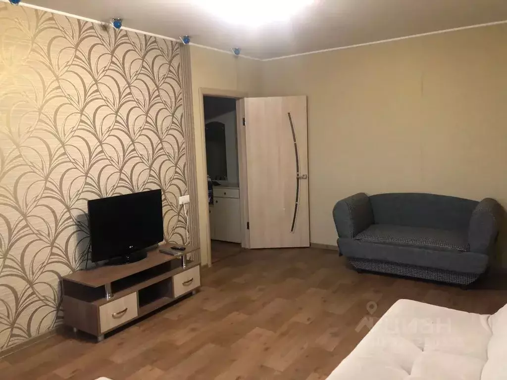 2-к кв. Омская область, Омск ул. 10 лет Октября, 113 (54.0 м) - Фото 2