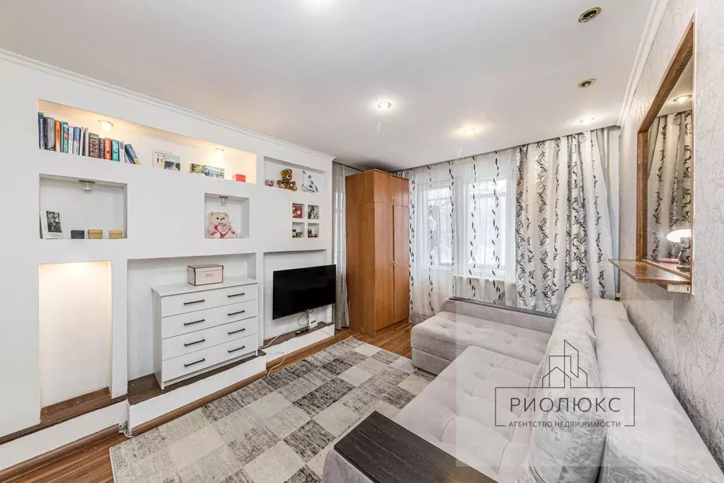 1-к кв. Челябинская область, Челябинск ул. Молодогвардейцев, 70а (30.0 ... - Фото 0