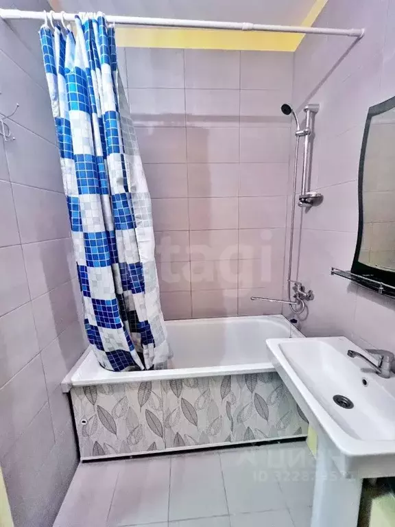 2-к кв. Саха (Якутия), Якутск ул. Севастопольская, 21/1 (45.2 м) - Фото 1