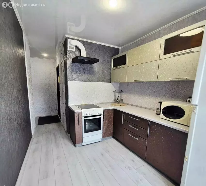 3-комнатная квартира: Тольятти, улица Автостроителей, 9 (66 м) - Фото 2