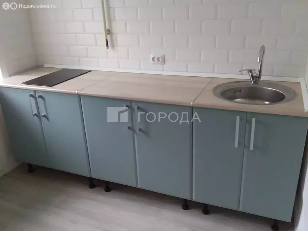 3-комнатная квартира: Барнаул, улица Папанинцев, 109 (43 м) - Фото 1