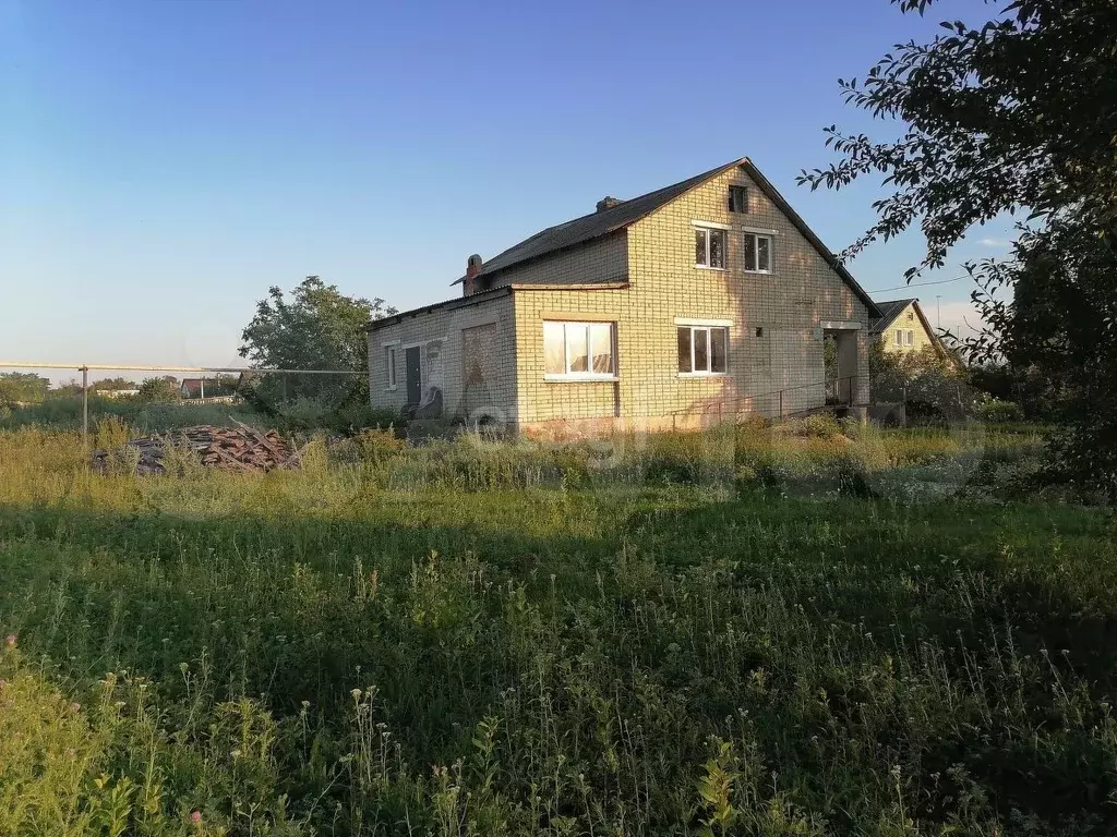 Дома в кубани деревенские. Кубань липецкая область. Кубань липецкая область. Храм в таволжанке грязи. Кубанская школа им с п королева фото.