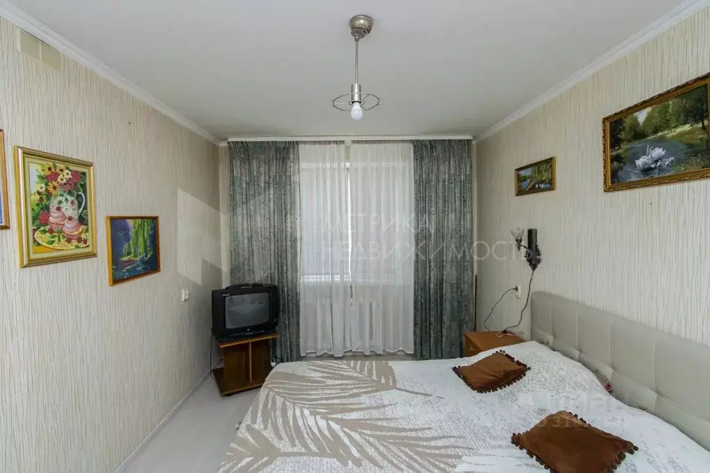 3-к кв. Тюменская область, Тюмень ул. 50 лет Октября, 46 (69.3 м) - Фото 0