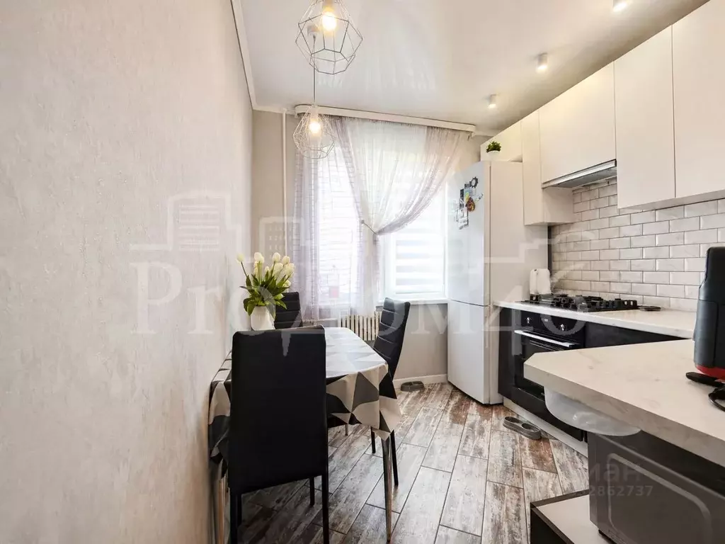 2-к кв. Курская область, Курск Звездная ул., 13 (48.0 м) - Фото 2
