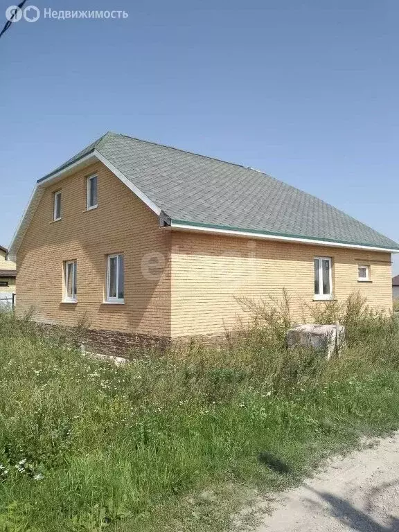 Дом в село Двуречки, улица Присекина (210 м) - Фото 0