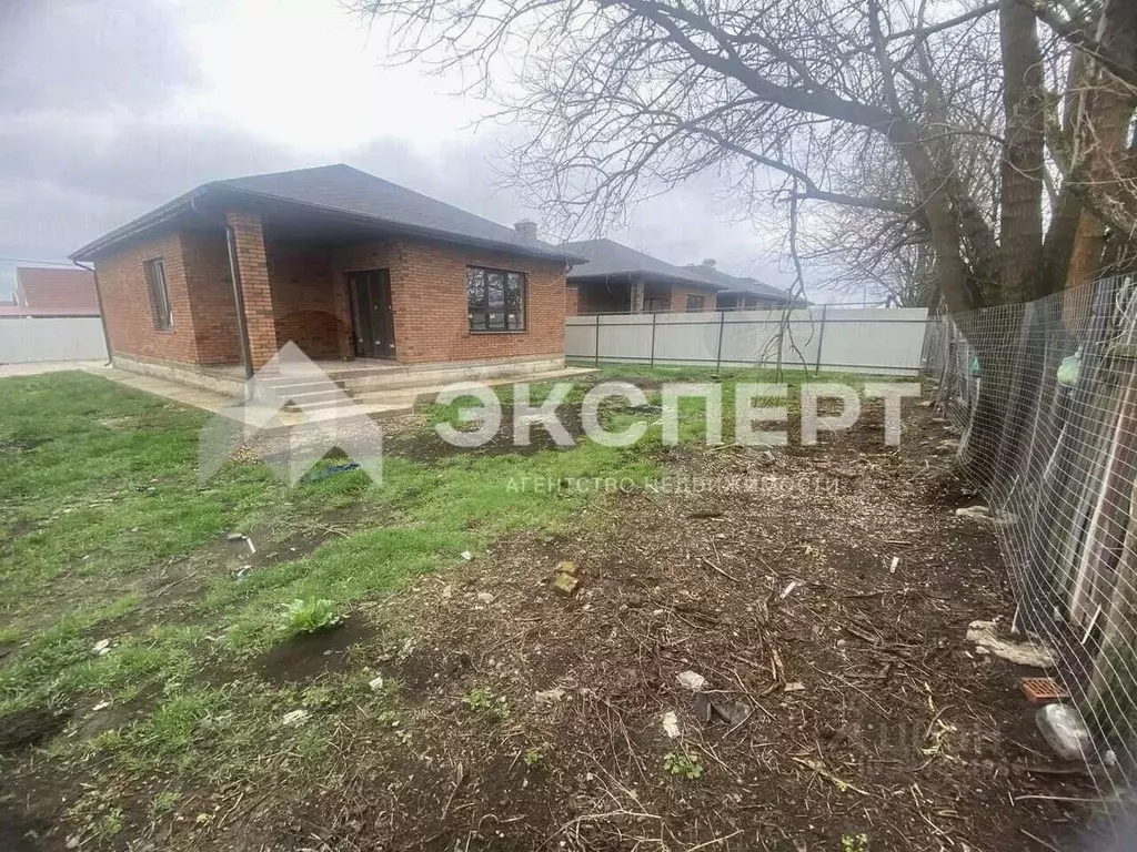 Дом в Краснодарский край, Динской район, Новотитаровская ст-ца ул. 50 ... - Фото 1