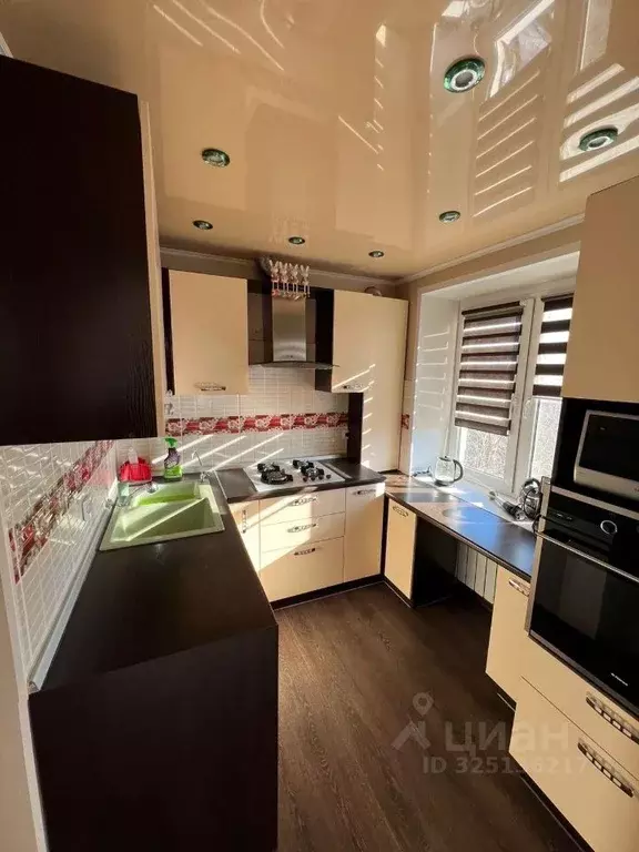 3-к кв. Астраханская область, Астрахань ул. Ахшарумова, 2/41 (61.0 м) - Фото 1