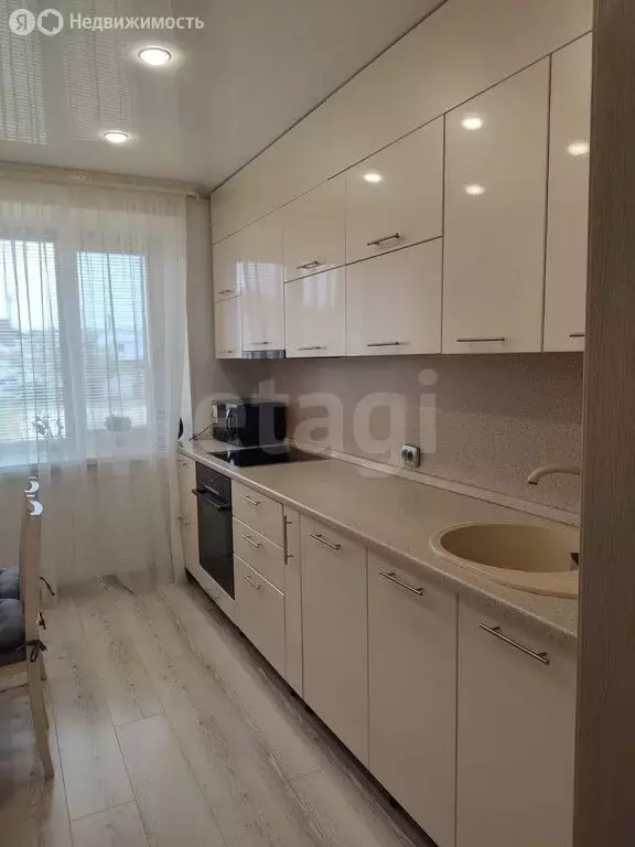 2-комнатная квартира: Заводоуковск, улица Мелиораторов, 15А (50 м) - Фото 0