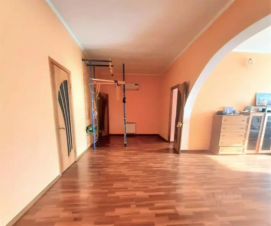 Дом в Краснодарский край, Темрюк ул. Мира, 99 (300 м) - Фото 1