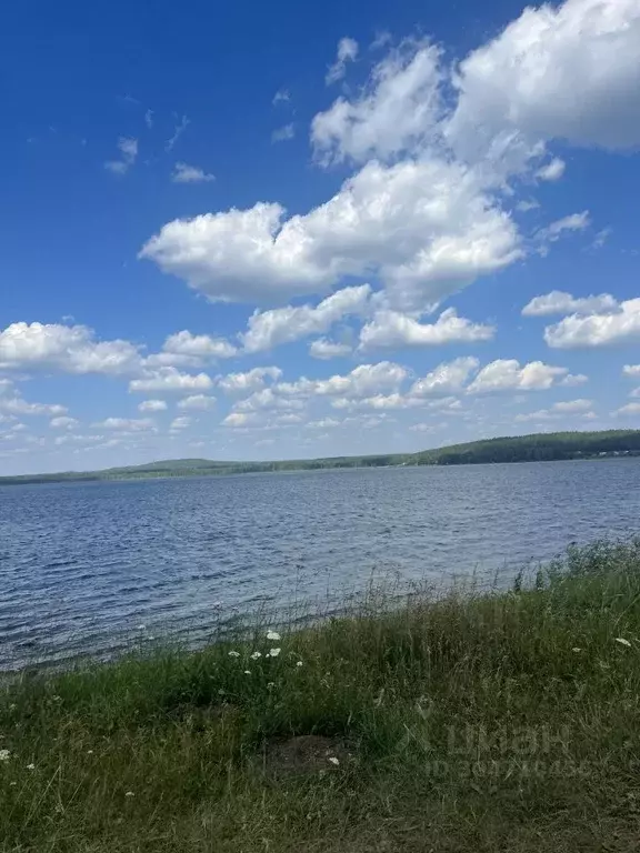 Дом в Свердловская область, Сысертский городской округ, д. Космакова ... - Фото 0