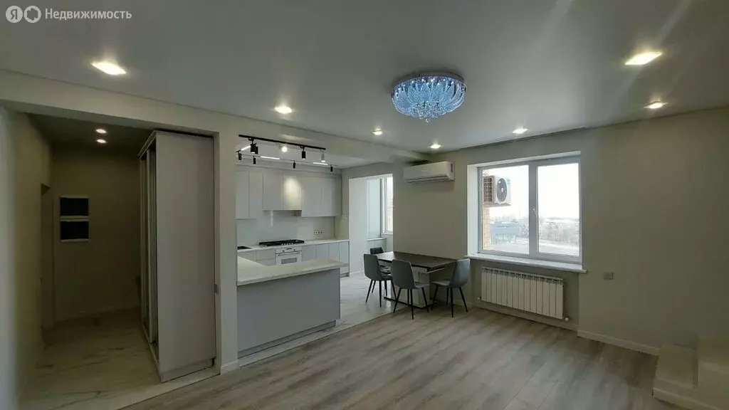 5-комнатная квартира: Владикавказ, улица Билара Кабалоева, 1 (150 м) - Фото 1