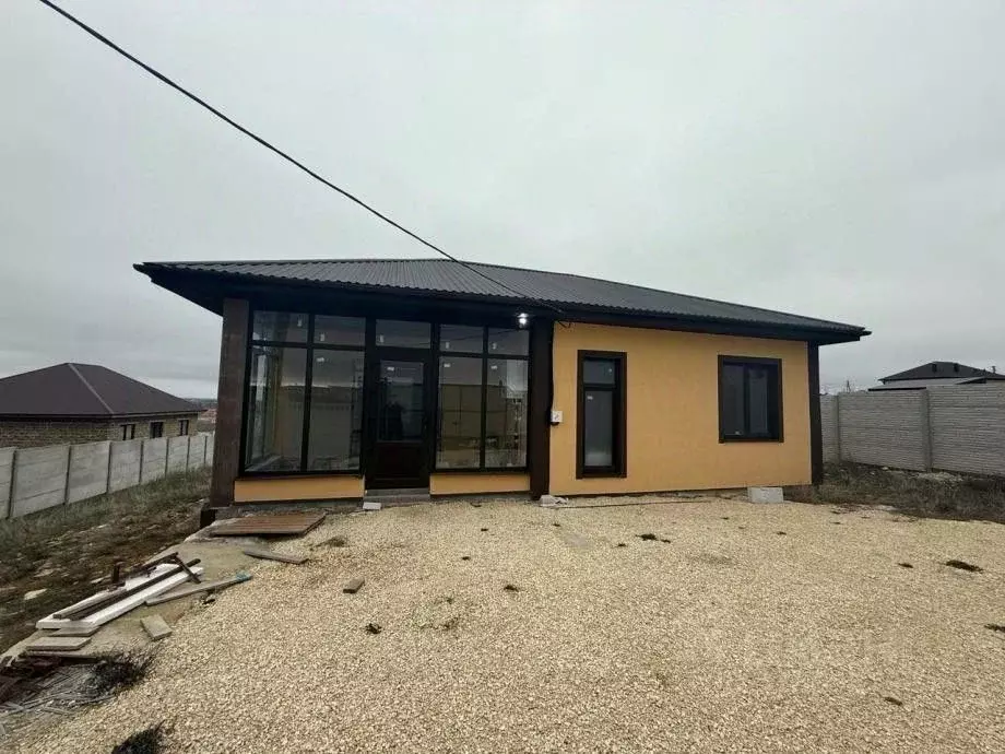 Дом в Крым, Симферопольский район, с. Урожайное ул. Амет-Хана Султана, ... - Фото 2