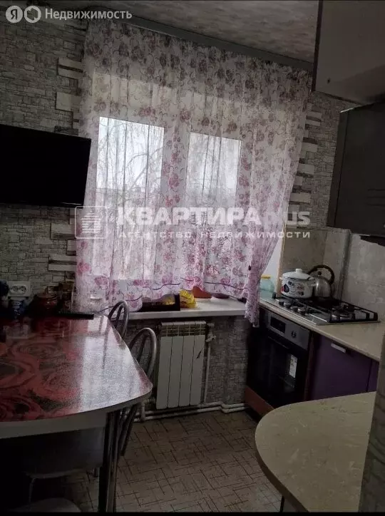 3-комнатная квартира: Невьянск, улица Чапаева, 26 (56.1 м) - Фото 0
